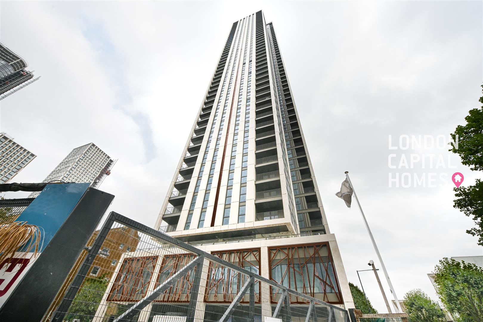 222 Marsh Wall, LONDON